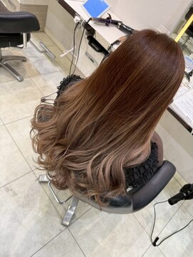 キャパ(CAPA) ミルクティーベージュ×グラデーション(茅ヶ崎/20代/ブリーチ)