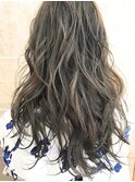 イルミナ×ライトグレージュ