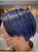 刈り上げショート×濃いめブルー