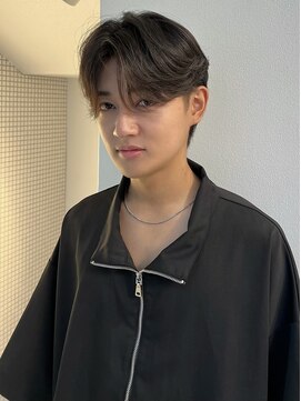 ゼストプール(ZEST POOL) 韓国ヘア　韓国メンズヘア　カルマパーマ　センターパート