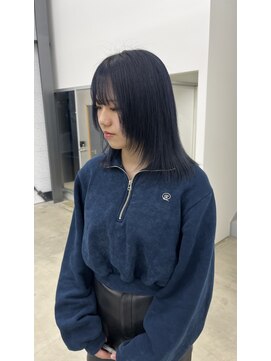 ビーヒアナウ N゜03 金沢駅西店(BE HERE NOW) 【navy blue/ブリーチあり/レイヤー/顔まわりレイヤーカッコ