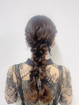 ヒュミ(hymy) 結婚式参列に♪/お呼ばれヘア/おとなっぽヘア/ゆるふあ/編み込み