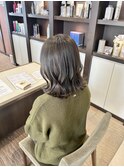 オリーブグレージュ