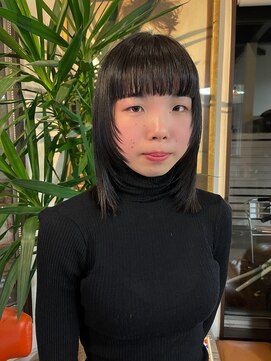 【yui】ワイドバング×顔周りレイヤー