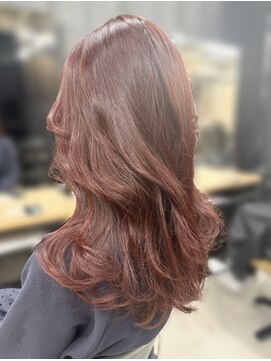 アリュウル 表参道(ALLURE) バーガンディ／チェリーレッド／ボルドー／レイヤーカット　佐藤