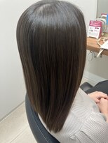 エレノア 藤沢(Eleanor) 【ツヤ髪ストレートスタイル】