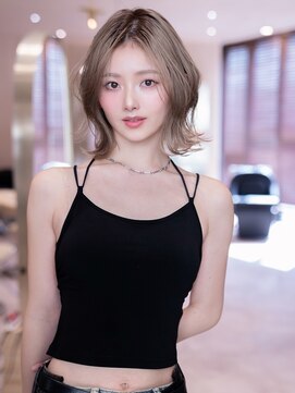 ケアリー プレナ海浜幕張(Carelly) デザインカラー/レイヤーカット/ウェットヘア/オリーブベージュ