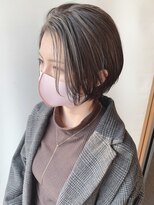 ステアケース ギンザセブン(stair:case ginza7) ナチュラルハイライト人気耳掛けショートボブ