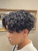 リノ カルバリ(Lino Calbari)&nbsp;【センターパート×スパイラルパーマ】