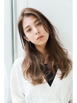 リリーオブザベイス(Lily of the Vase) ハイライト　アッシュベージュ　セミロング♪