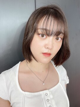 アイティーバイアルバム 下北沢店(IT by ALBUM) カジュアルボブ_斜めバンググレージュカラーシルキー_9353