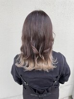 ラソ バルコ(LAZO barco)&nbsp;ミディアムレイヤーカット×グラデーションホワイトベージュ