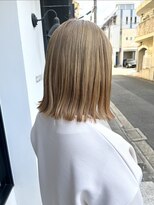 クロレ(CLORE) Wカラー ベージュ ミルクティーカラー 切りっぱなし 外ハネ