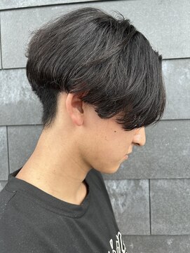 ヒュイル バイ ニアウ(Hwyl by Niau) メンズマッシュセンターパートスパイラルパーマニュアンスパーマ