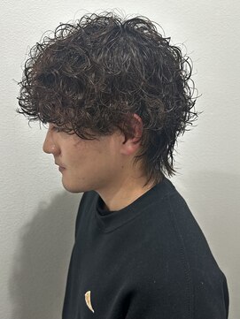 ヒュイル バイ ニアウ(Hwyl by Niau) メンズマッシュウルフプードルパーマスパイラルパーマツーブロ