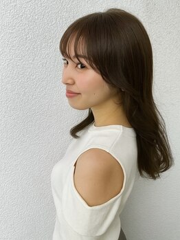 ヨロ(YoLo.)の写真/[駐車場あり★]ライフstyleにフィットする毛流れ・骨格に合わせた似合わせ技術が得意◎お悩み解決にも導く!