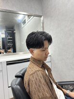 トウキョウ クラシック バーバー タウン(TOKYO CLASSIC BARBER TOWN) センターパートテーパーフェード