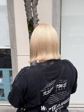 アロハナ 津店(ALOHANA) 抜きっぱなしブロンド！ホワイトベージュカラー☆ハッシュカット