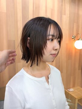 ぱつっとbob×顔まわりレイヤー