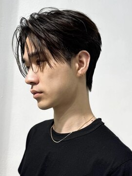 オーシャントーキョー ホワイト 原宿(OCEAN TOKYO WHITE) シースルーセンターパートダウンパーマ縮毛矯正