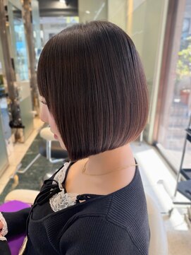 モア 下通店(MORE) ミニボブ／あご下2cm／切りっぱなしボブ／縮毛矯正／