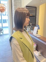 エルサフィロ ヨドヤバシ(el zafiro yodoyabashi) オリーブベージュ ミディアムボブスタイル