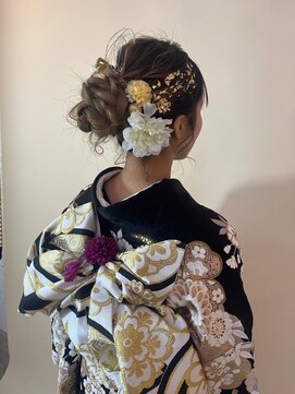 ヘアデザイン アンジェリク(HAIR DESIGN ANGELIQUE) ふわふわシニヨン