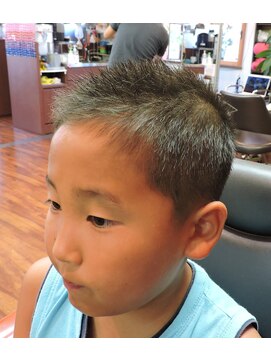 ユニサロンクボタ ボウズ風ベリーショート