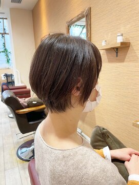 プラーチェ 青葉台 束感ショートボブ 大人ショート 耳かけショート