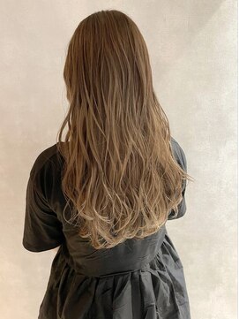 アイディール(:ideal) 20代30代40代☆ツヤと柔らかさ際立つライトベージュ