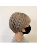 ショート×ホワイトベージュ