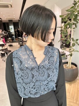 ステアケース 武蔵小杉店(stair:case) 大人クール前下がりハンサムショート刈り上げ女子