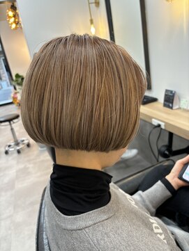 ハグ(HUG) クラシカルなミニボブ