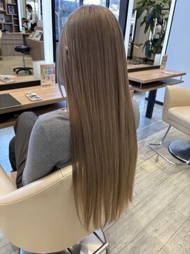 ディーボーイ 健軍店(D-BOY) ソフトグレージュ/ミルクティーグレージュ