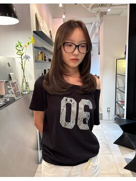 シータ(sheta) 【表参道sheta小林】ミディアムヘアバタフライカット