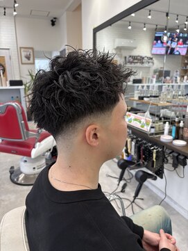 キューカンバー(CUCUMBER) ローフェード　ピンパーマ