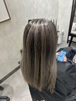 ハナワプラス(HanaWa＋)&nbsp;バレイヤージュレイヤーカット 海外風バレイヤージュ 白髪ぼか