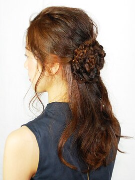 ミンピ(Mimpi) ヘアアレンジ（フラワー）