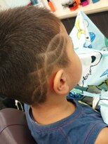 エムズ(Hair art M's)&nbsp;キッズデザイン刈り上げ