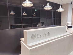 La fith hair corona 河原町店 【ラフィス　ヘアー　コロナ】