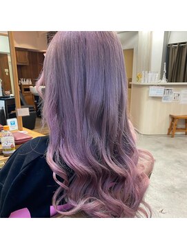 フツーロ 栄(FUTURO) プルエクステ