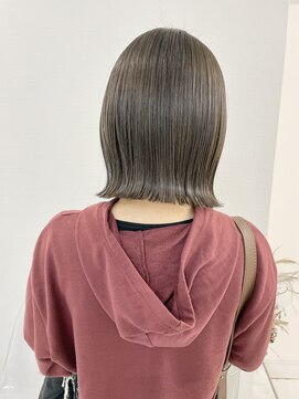 シー(shii..) 《shii../内城》#切りっぱなしボブ #外ハネボブ