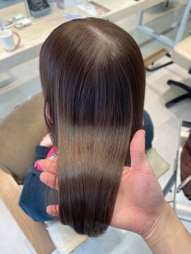 バーチ バイ クロップエス(BIRCH by crop es) 肌なじみの良い艶々アッシュブラウン