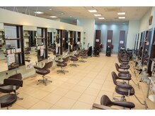 ヘアアンドメイク ルナルナ 山形嶋店(LUNALUNA)