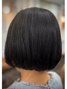 エモーション emotion hair あご上ボブ