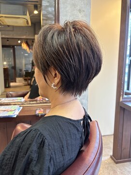 キー(key) 40代50代に人気、簡単スタイリングショート