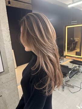 バタフライレイヤーブロンドベージュ