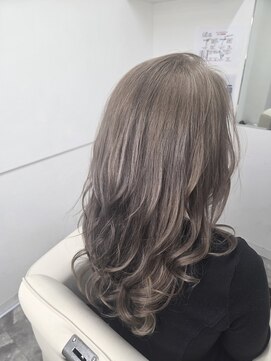 ラレデンシ 仙台東口店(LA LEDENSI) ミルクティーベージュ