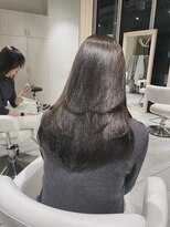 ザック ヴィ(ZACC vie) レイヤーカット/地毛風ストレート/ダークグレージュ