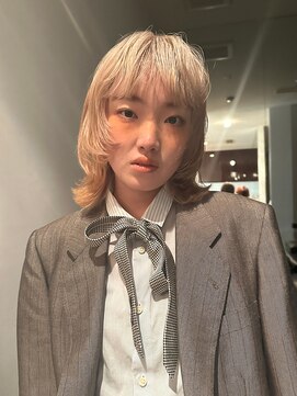 フォークロア 本店(Folk Lore) クラシカルなブロンドレイヤーカット